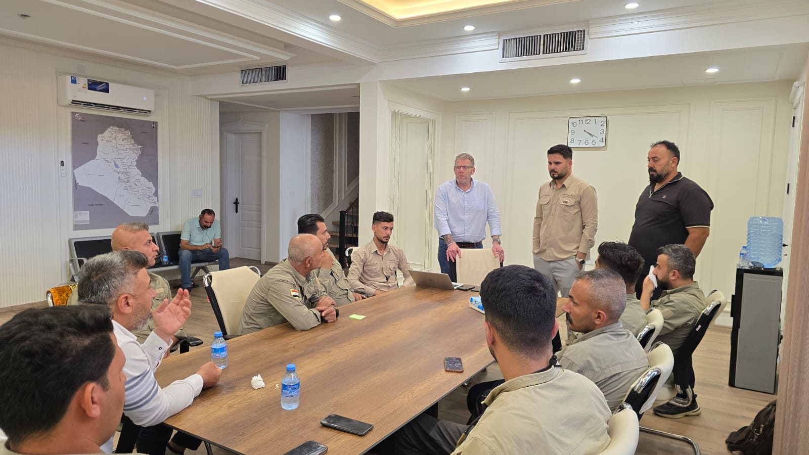 Project team briefing in Kirkuk